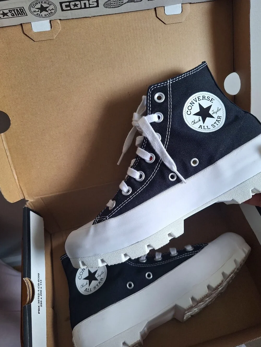 Converse Women's Chuck Taylor All Star High Lugged 'Black' Size 7 - Picture 10 of 12